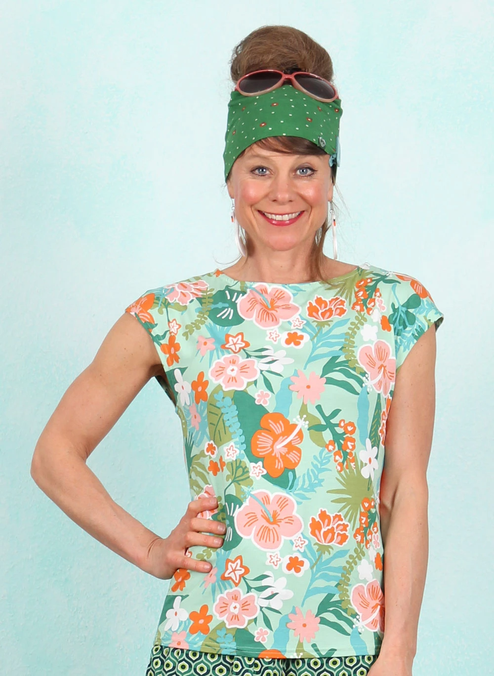 Shirt, Breezy Flowgirl, hibiscus-feeling - Image 1