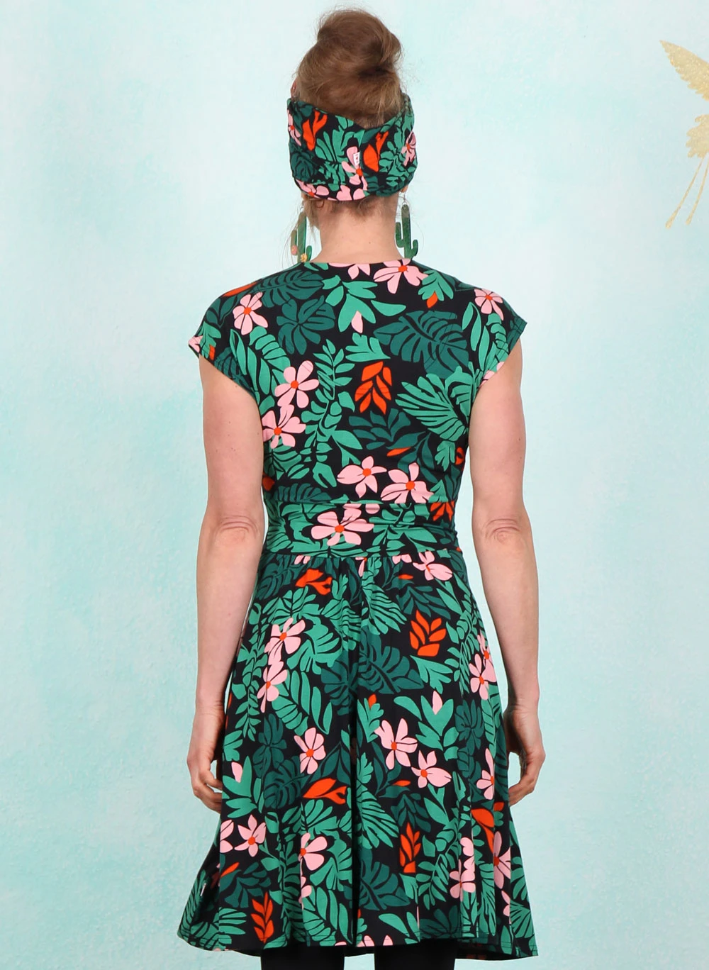 Kleid, La Vie est belle en été, dreaming-under-palm-leaf - Image 3