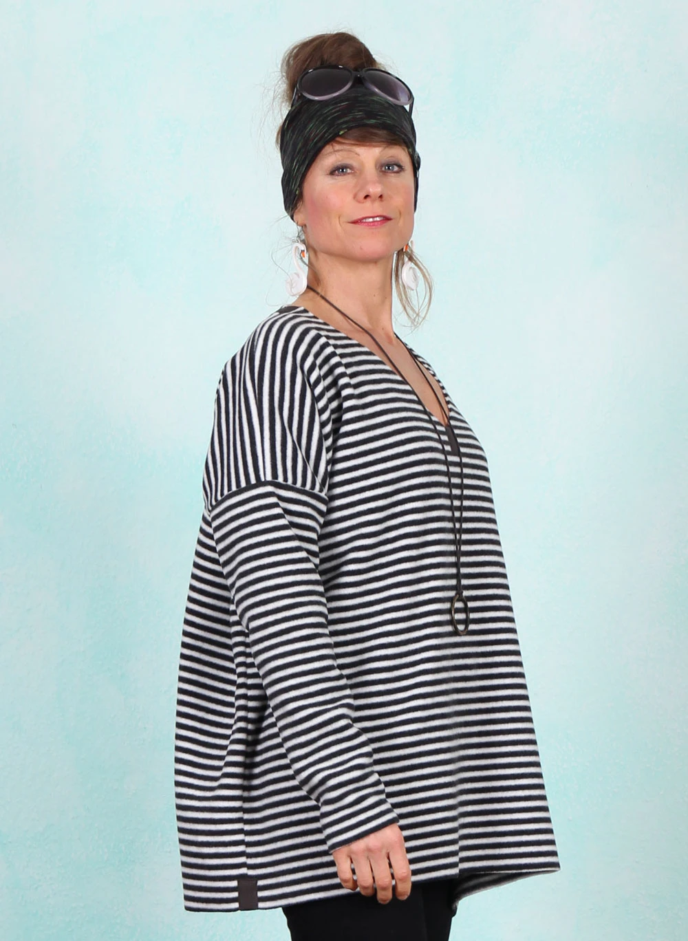 Fleece-Pullover und Kette, 1336-673, black-white - Image 2